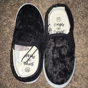 Forever 21 black velvet slip on shoes